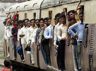 インドの電車.jpg